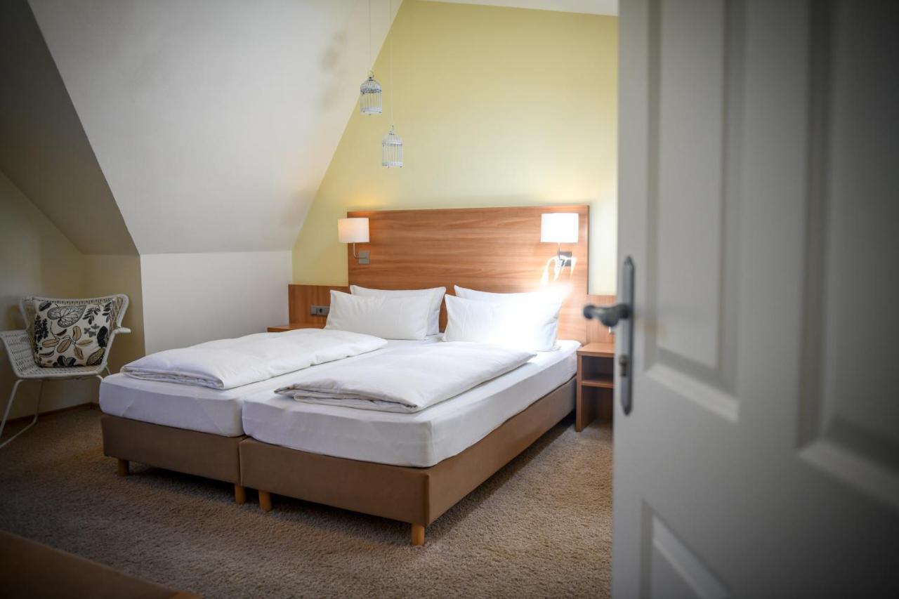Hotel Mainblick Garni มาร์คทายเดินเฟลด์ ภายนอก รูปภาพ