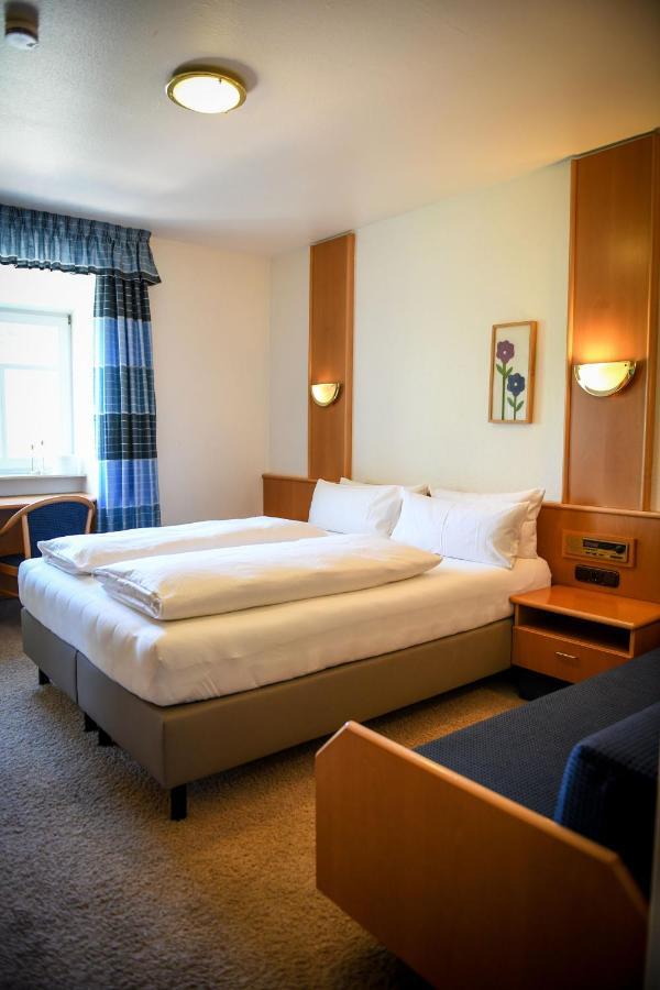 Hotel Mainblick Garni มาร์คทายเดินเฟลด์ ภายนอก รูปภาพ