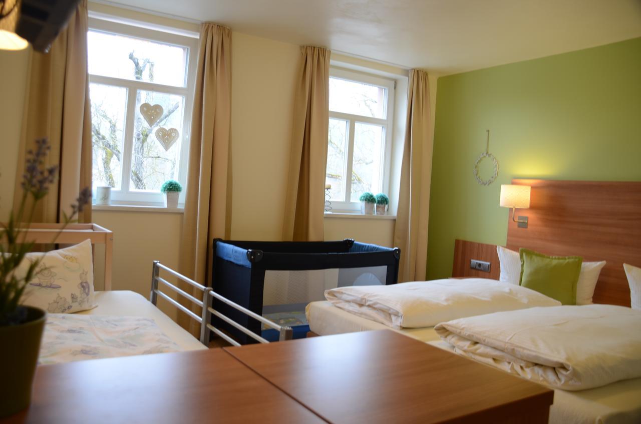 Hotel Mainblick Garni มาร์คทายเดินเฟลด์ ภายนอก รูปภาพ